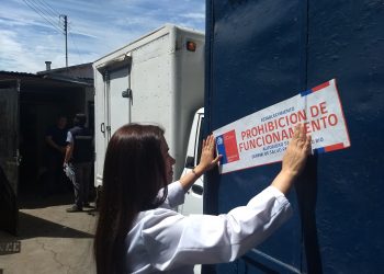 Inician sumario a dos fábricas de cecinas de calle Sargento Aldea en Chillán