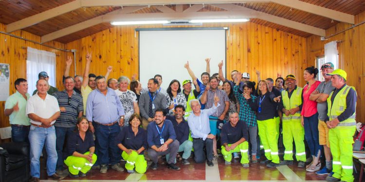 Municipio de Yungay paga sueldos a trabajadores de empresa de aseo que se declaró en quiebra