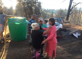 Coordinan ayuda para vecinos de Coelemu afectados por incendio forestal