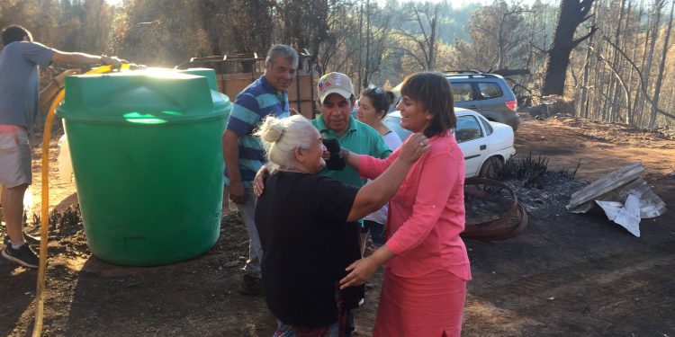 Coordinan ayuda para vecinos de Coelemu afectados por incendio forestal