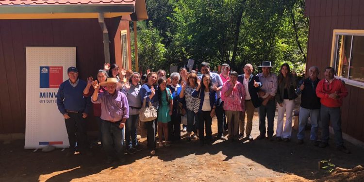 11 familias de Pinto visitaron piloto de sus futuras viviendas