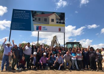 Familias de San Ignacio obtienen su casa propia después de 17 años