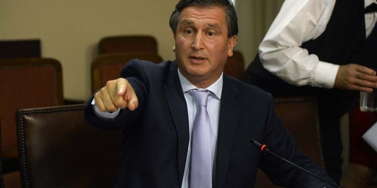 Sabag exigirá que empresas eléctricas paguen el cambio de medidores y no los usuarios