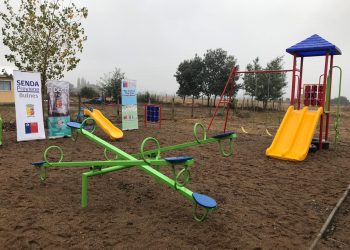 Bulnes: Inauguran plaza de juegos que beneficiará a 100 niños de sector rural