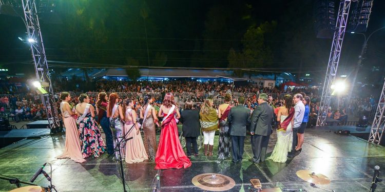 Fiesta de la Vendimia: Más de 20 mil chillanejos disfrutaron segunda noche