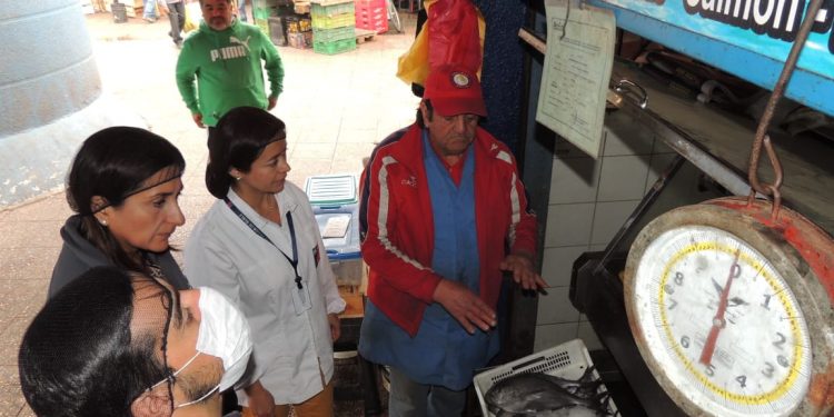 Intensifican fiscalización a comercialización de pescados y mariscos en vísperas de Semana Santa