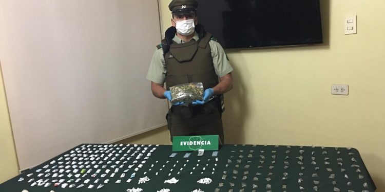 Incautan más de 2.500 dosis de droga en «barrio chino» y detienen a dos personas por tráfico
