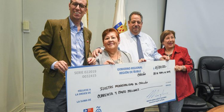 Población El Roble tendrá multicancha con pasto sintético