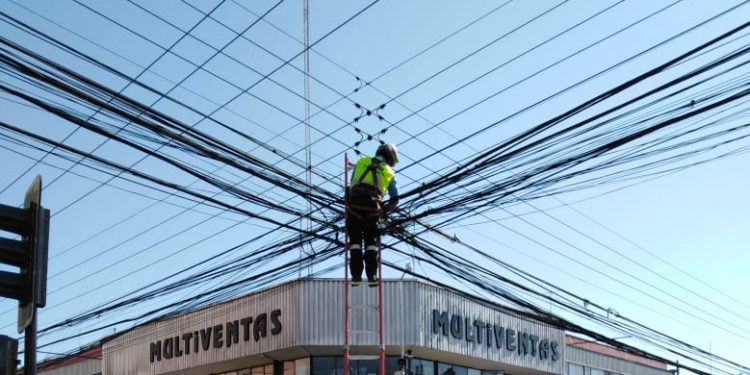Desde febrero a la fecha se han retirado 3 mil metros de cable en desuso en Chillán