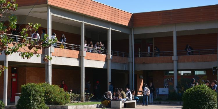 Profesores y estudiantes de Historia y Geografía de la UBB rechazan cambios en 3° y 4° Medio