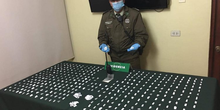 Detienen a sujetos que vendían drogas cerca de dos colegios en Chillán
