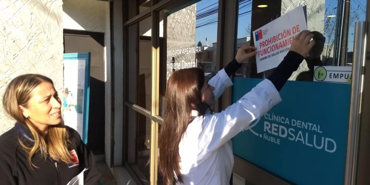 Prohíben funcionamiento de  Clínica Dental Redsalud de Chillán