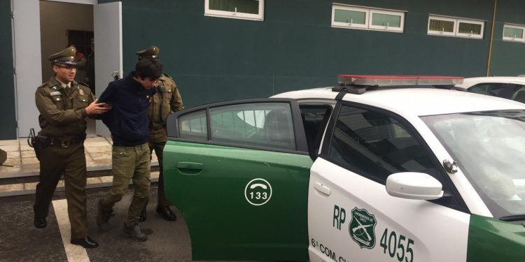 Detienen a sujeto acusado de golpear a su hermano y amenazar al grupo familiar