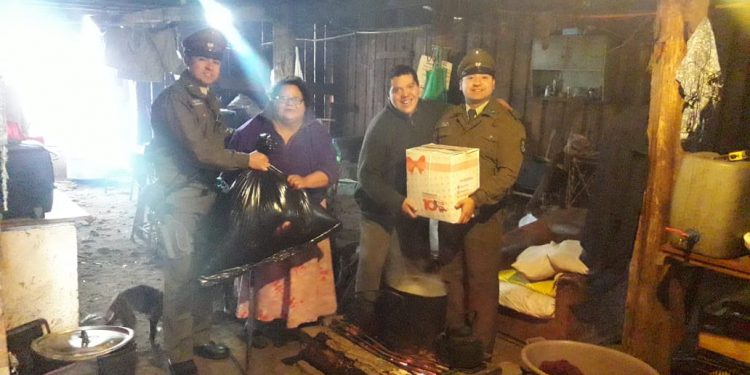 Coihueco: Carabineros entrega víveres a familias rurales vulnerables