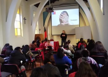 Inician ciclo de charlas sobre  “violencia en el pololeo contra la mujer”