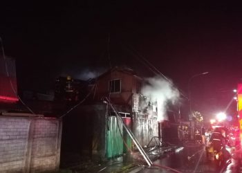 Incendio consumió vivienda en Villa Ríos del Sur en Chillán