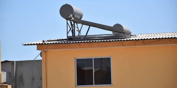 San Fabián: 100 familias serán beneficiadas con sistemas solares térmicos en sus viviendas