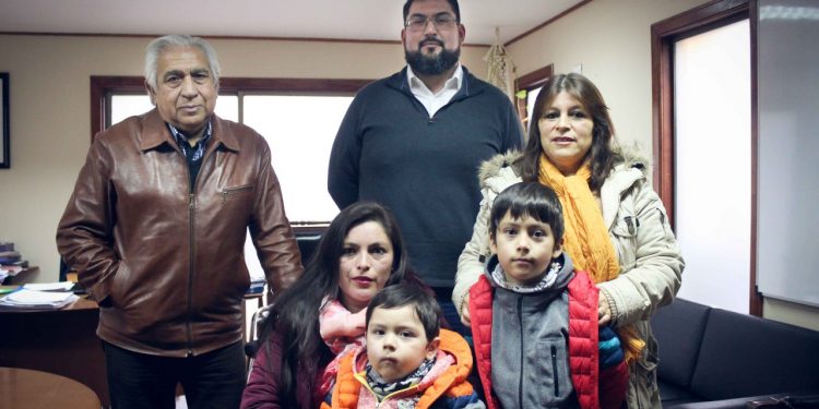 Municipio de Bulnes obtiene histórico fallo a favor de menor que sufre una rara enfermedad