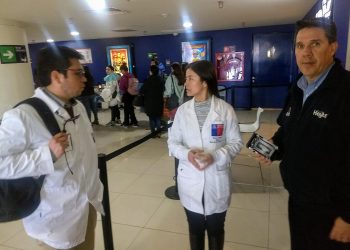 Fiscalizan cine Hoyts y patio de comidas del mall en Chillán