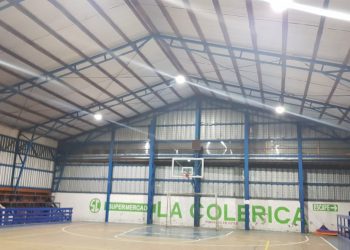 Cobquecura: Cambian cubierta de techumbre e iluminación en gimnasio municipal