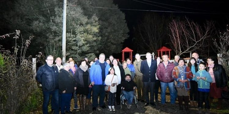 Inauguran 28 luminarias LED en sector camino Las Mariposas
