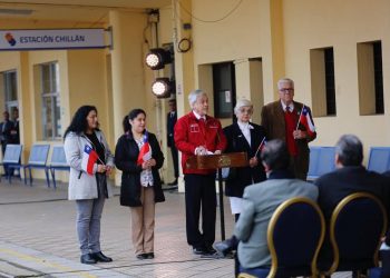 Piñera anuncia 12 recorridos diarios y servicio express de tren Chillán-Santiago