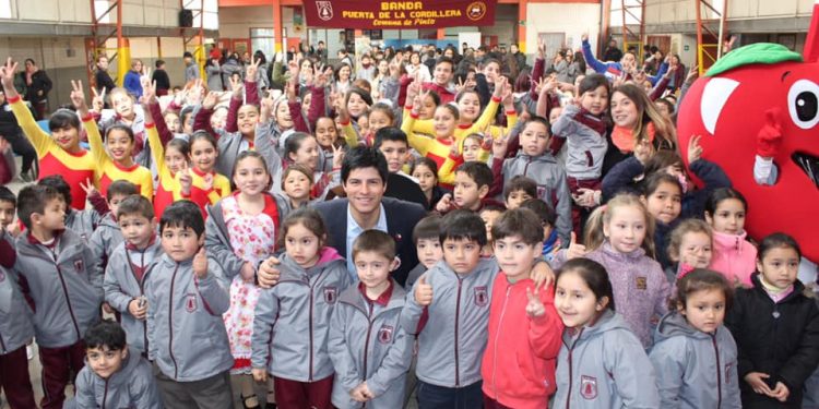 Alumnos de Pinto disfrutarán día de esquí y snowboard con Ministra del Deporte
