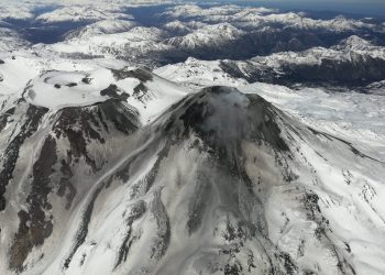 Refuerzan medidas por volcán Chillán: No acercarse a cráter activo y radio de exclusión de 3 y 5 km