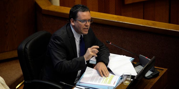 Harboe pide a Piñera construir Embalse Punilla con recursos públicos y adelantar obras