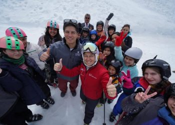 Niños y niñas de 7 comunas de Ñuble aprendieron a esquiar con Ministra del Deporte