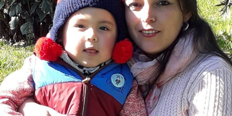 Niño de Bulnes con rara enfermedad comienza a recibir costoso tratamiento