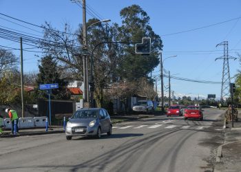 Nuevos semáforos regulan tráfico en avenidas Río Viejo y Diagonal Las Termas