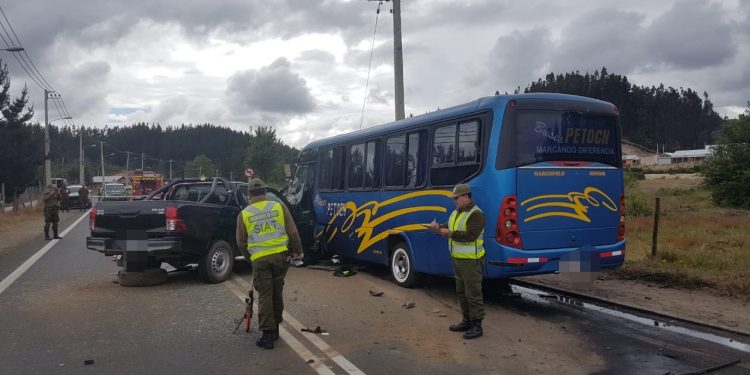 Investigan causa de choque frontal que dejó un muerto en Trehuaco