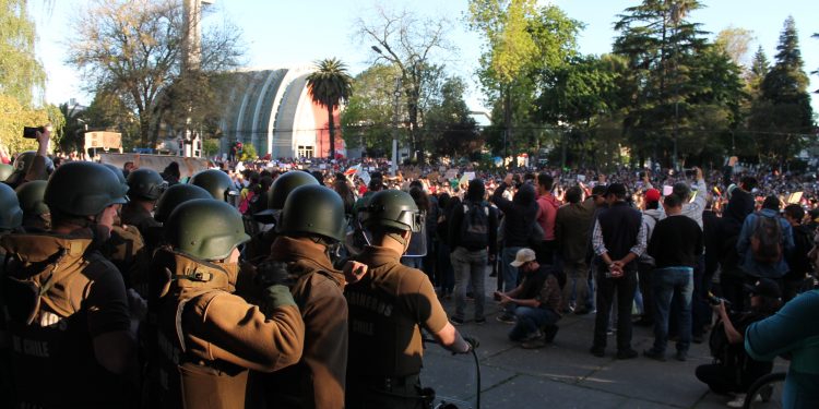 Región de Ñuble: Tercera jornada de manifestaciones terminó con 34 detenidos