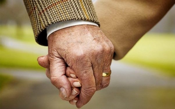Ñuble: $329 mil recibirán matrimonios que cumplen 50 años