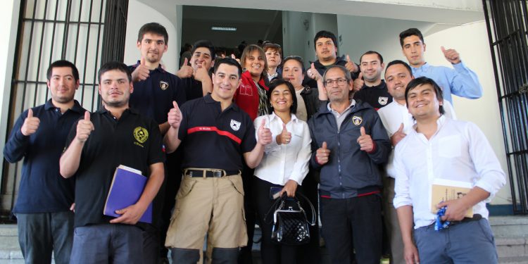 Bomberos de Itata logran recursos para renovar equipos e indumentaria