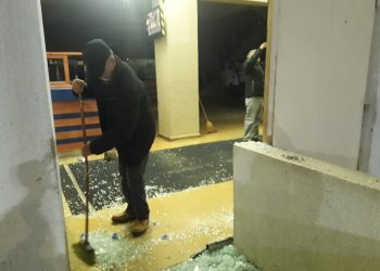 Municipio de Chillán lamenta ataque a edificio consistorial con personal en su interior