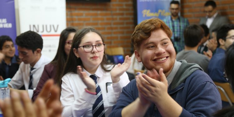 Chillán Viejo elaboró estudio de la realidad juvenil de la comuna
