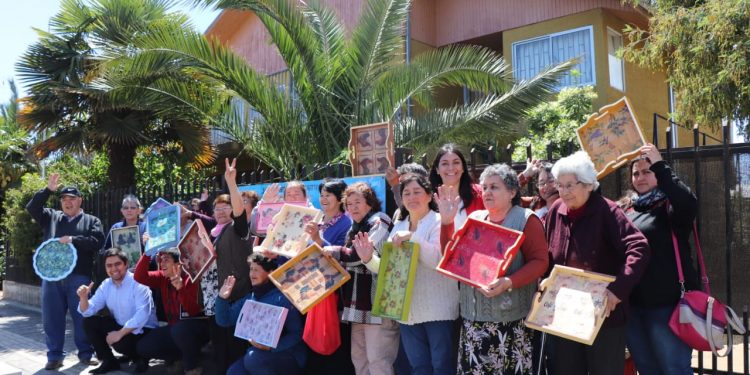 Vecinos incrementaron habilidades con taller de pintura en Pemuco