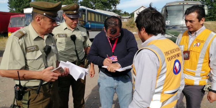 Dos vehículos escolares retirados y un detenido en San Nicolás