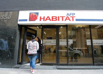 Declaran admisible nuevo recurso de trabajadora que busca retirar fondos desde su AFP
