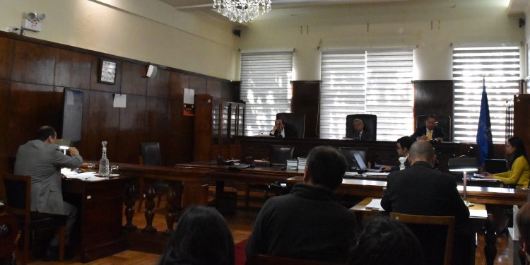 Corte sustituye prisión preventiva por arresto domiciliario a liceano imputado por porte de bombas molotov en Chillán