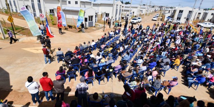 601 familias cumplieron el sueño de la casa propia en San Carlos y Coihueco
