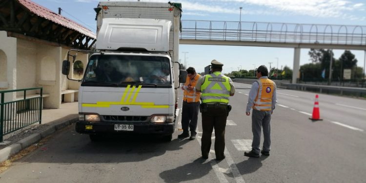 San Carlos: Cursan infracciones y retiran buses en fiscalización en Ruta 5 Sur