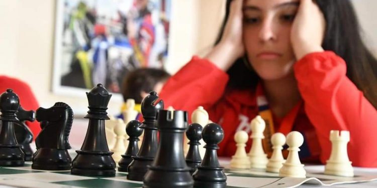 Deportistas ñublensinos brillaron en Sudamericano Escolar de Paraguay