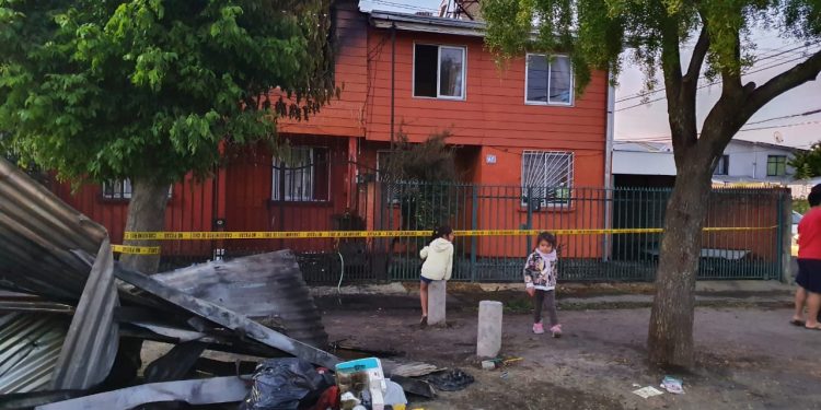 Incendio afectó a tres viviendas en Chillán