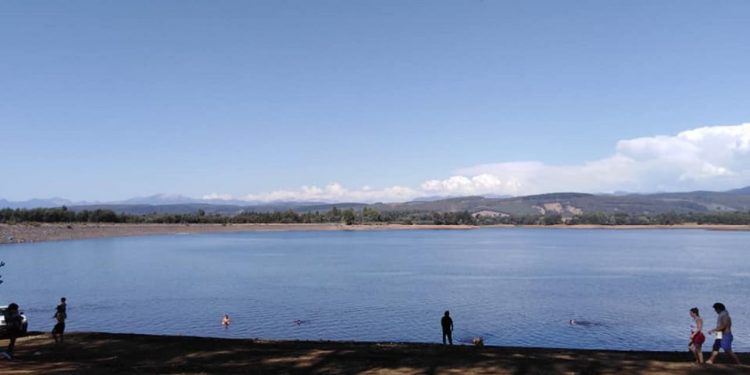 Hombre muere ahogado tras intentar salvar a niña en tranque Coihueco