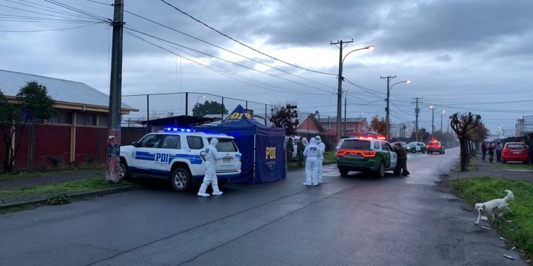 Encuentran cadáver de hombre en paradero de la locomoción colectiva