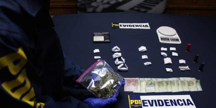 Detienen a sujeto que mantenía delivery de droga en Chillán