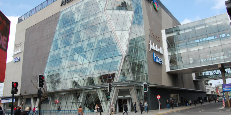 Aseguran que Mall de Chillán abrió sus puertas “extremando medidas preventivas”